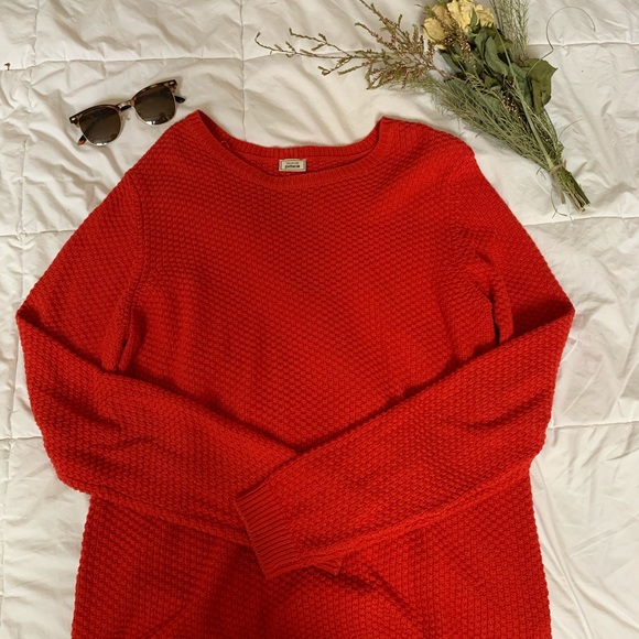 excellent condition knit sweater - Picture 2 of 6